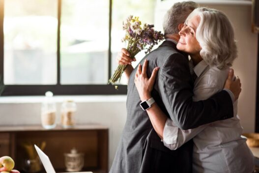 Ældre par der fejrer bryllupsdag og som (måske) fortjener en æresport